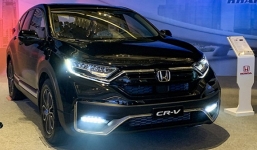 Honda CR-V 'chơi lớn' khi giảm giá gần 160 triệu đồng khi Hyundai tung chiêu hiểm