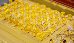 Bảng giá vàng hôm nay ngày 26/7: Lao dốc ngay phiên đầu tuần