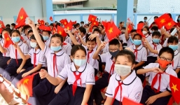 Hà Nội: Chi gần 900 tỷ đồng ngân sách hỗ trợ giảm 50% học phí năm học mới