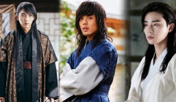 12 mỹ nam Kbiz để tóc dài cổ trang: Lee Jun Ki hắc ám, Kim Bum hút hồn, Jang Hyuk phong trần đến trùm cuối điêu đứng vì quá... xinh!