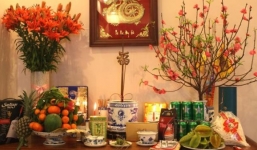 4 dấu hiệu bất thường của bát hương trên bàn thờ cần bỏ gấp kẻo nhà mất phúc