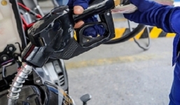 Giá xăng dầu hôm nay ngày 4/2: Bất ngờ tăng sốc 