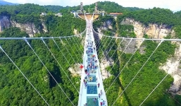 Thông tin mới nhất vụ cầu kính Rồng Mây có dấu hiệu nứt