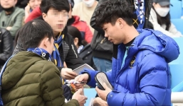 Công Phượng bất ngờ được Incheon khen nức nở, kiêng nể 'khoản' Tiếng Anh