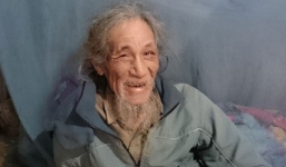 Sự thật phía sau chuyện cụ ông 70 năm không tắm gội, cắt tóc khiến nhiều người ngã ngửa