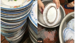 Bỏ hơn chục triệu thuê bát đĩa làm đám cưới, thanh niên khóc ròng khi nhận chồng bát mốc xanh