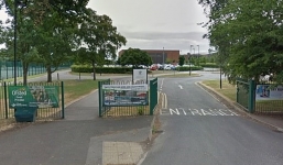 Nam sinh 15 tuổi đe dọa giết 30 học sinh cùng trường qua MXH