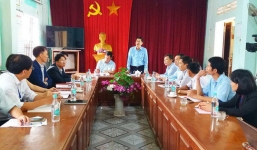 Kỷ luật tất cả nhóm nữ sinh liên quan vụ nữ sinh lớp 7 quỳ, tát vào mặt