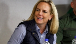 Bộ trưởng An ninh nội địa Mỹ bất ngờ từ chức