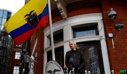 Nhà sáng lập WikiLeaks bị bắt sau 7 năm lẩn trốn