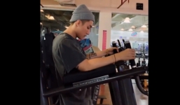 Sơn Tùng M-TP khoe body săn chắc khiến fans đứng ngồi không yên