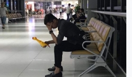 Thanh niên bay từ Đà Nẵng ra Hà Nội chỉ để trả quà cho bạn gái cũ