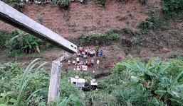 Ô tô lao xuống vực ở Lào Cai, 2 vợ chồng thương vong