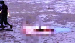 Tá hỏa với thi thể không đầu dạt bờ biển ở Nam Định