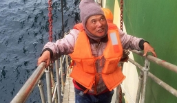 Ngư dân sống sót sau 11 ngày trên biển nhờ uống nước tiểu, ăn mồi cá