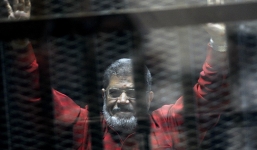 Cựu Tổng thống Ai Cập bất ngờ tử vong tại tòa khi chưa kịp lãnh án