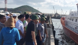 Vụ chìm tàu 10 người mất tích và tử vong: Bàn giao thi thể thuyền viên gặp nạn