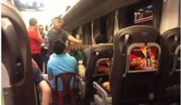 Nhóm du khách Hà Nội thản nhiên ăn nhậu, ồn trên tàu gây phẫn nộ
