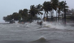 Áp thấp mạnh lên thành áp thấp nhiệt đới trên biển Đông