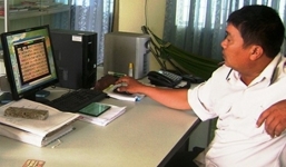 Chơi game trong giờ làm việc, cán bộ thi hành án bị miễn nhiệm