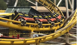 Hãi hùng cảnh tàu lượn cao tốc chệch đường ray, hành khách rơi xuống đất