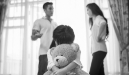5 điều cần làm giúp trẻ vượt qua cú sốc sau khi bố mẹ ly hôn