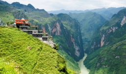 Đình chỉ kinh doanh đối với Panorama trên đỉnh Mã Pì Lèng