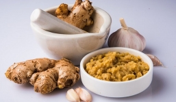 5 lợi ích tuyệt vời của gừng và tỏi trong mùa lạnh