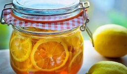 Cách ngâm chanh đào mật ong chữa ho hiệu quả trong mùa lạnh
