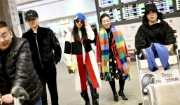 Phạm Băng Băng và mẹ chiếm trọn spotligt tại sân bay