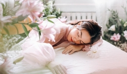 Phạm Quỳnh Anh đăng ảnh hút hồn báo hiệu tái xuất showbiz