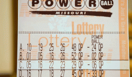 Trúng độc đắc 1,2 tỷ từ tờ vé số được 'bo'