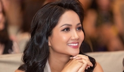 Hành động cực đáng yêu của H'Hen Niê dành cho đàn chị Võ Hoàng Yến