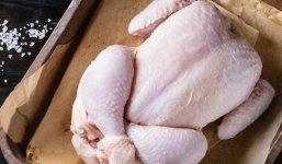 5 mẹo nhận biết thịt gà bị hỏng cực đơn giản nhờ màu sắc