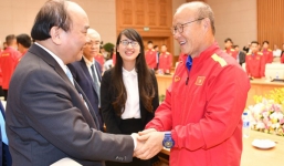 Thủ tướng Nguyễn Xuân Phúc chúc thầy trò HLV Park mạnh mẽ, thành công