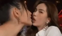 Ngọc Trinh thoải mái khóa môi đồng giới hậu chia tay bạn trai