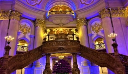 Choáng ngợp cảnh bên trong lâu đài dát vàng nghìn tỷ của đại gia Ninh Bình