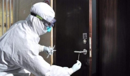 Bất ngờ phát hiện virus corona trên tay nắm cửa, điện thoại di động