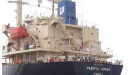 Quảng Bình cách ly 10 thuyền viên từ tàu Hong Kong cập cảng