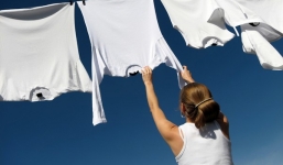 13 cách làm quần áo nhanh khô trong ngày mưa, ẩm cực hiệu quả