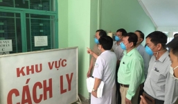 Bác sĩ khám cho nữ bệnh nhân số 17 cho kết quả âm tính