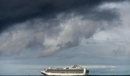 Hàng nghìn người từ 'ổ dịch virus corona' tràn vào Mỹ