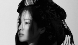 Song Hye Kyo 'thả rông nhan sắc', khoe vẻ đẹp ma mị hậu ly hôn