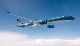 Cấp báo con nghi nhiễm corona khi máy bay mới cất cánh 2 tiếng