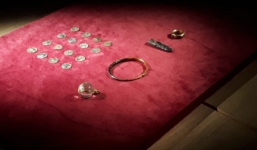 Phát hiện kho báu trăm tỷ, không ngờ lại gặp 'đại nạn' bất ngờ