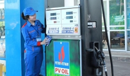 Tin tức giá xăng dầu mới nhất hôm nay 12/3: Tiếp tục lao dốc