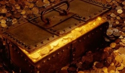 Mua lại két sắt cũ, đổi đời khi tìm được kho báu khủng bên trong