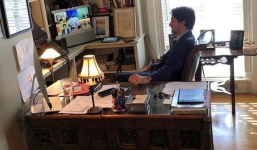 Thủ tướng Canada chỉ đạo chống đại dịch Covid-19 tại nhà