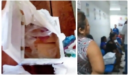 Đau đớn vì con trai mới chào đời đã mất, bố mẹ kinh hãi khi mở nắp quan tài