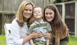 Thấy con trai không chịu bú, mẹ sững sờ khi biết sự thật